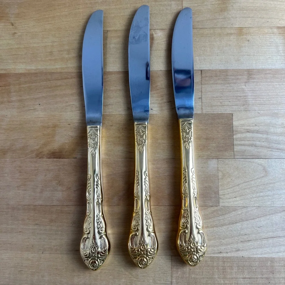 Olde Chelsea‎ Silversmiths Set of 3 Vintage Gold Tone Korea Dinner Knives Ornate